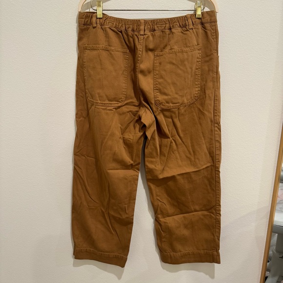 Banana Republic Tan Chinos - Picture 6 of 8